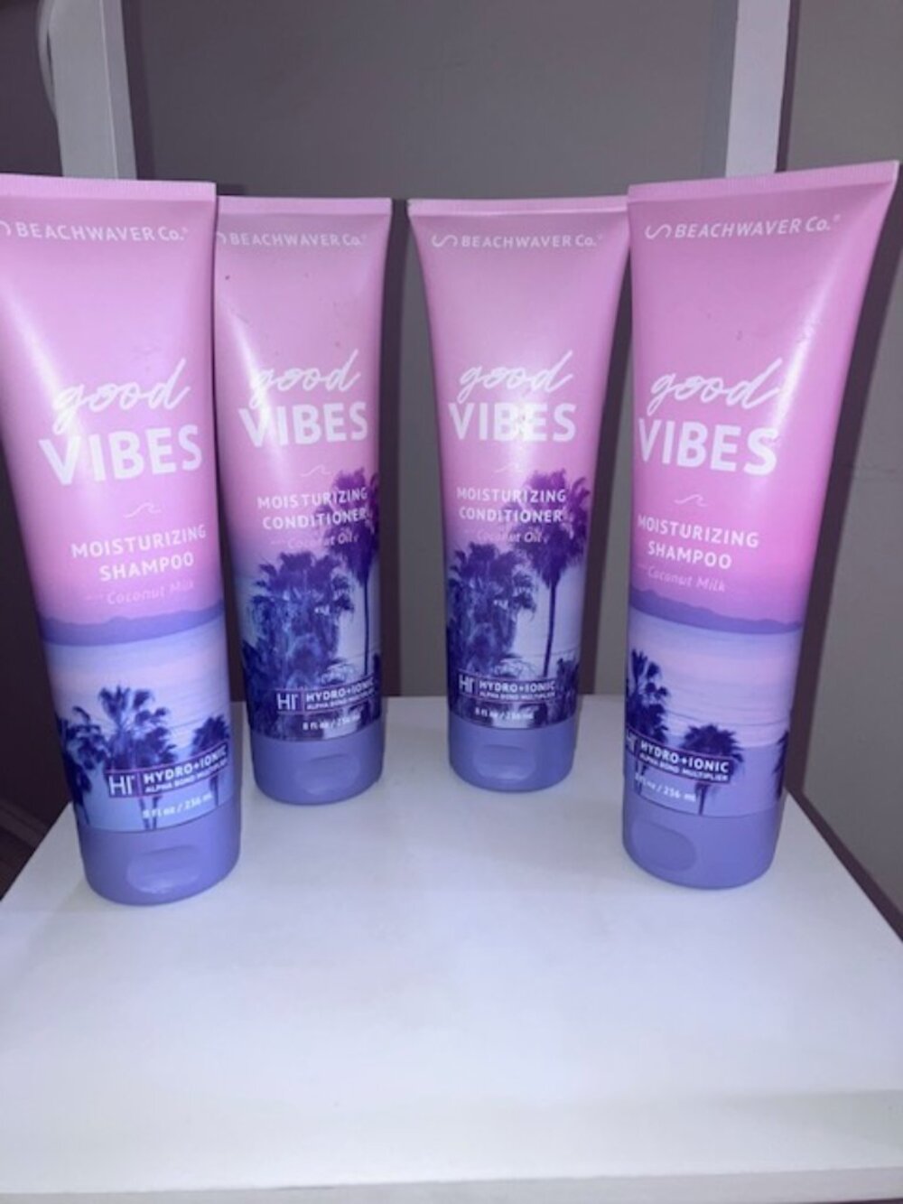 NWT Beachwaver Good Vibes Vegan (2) Shampoos & (2) Conditioners SEALED!!